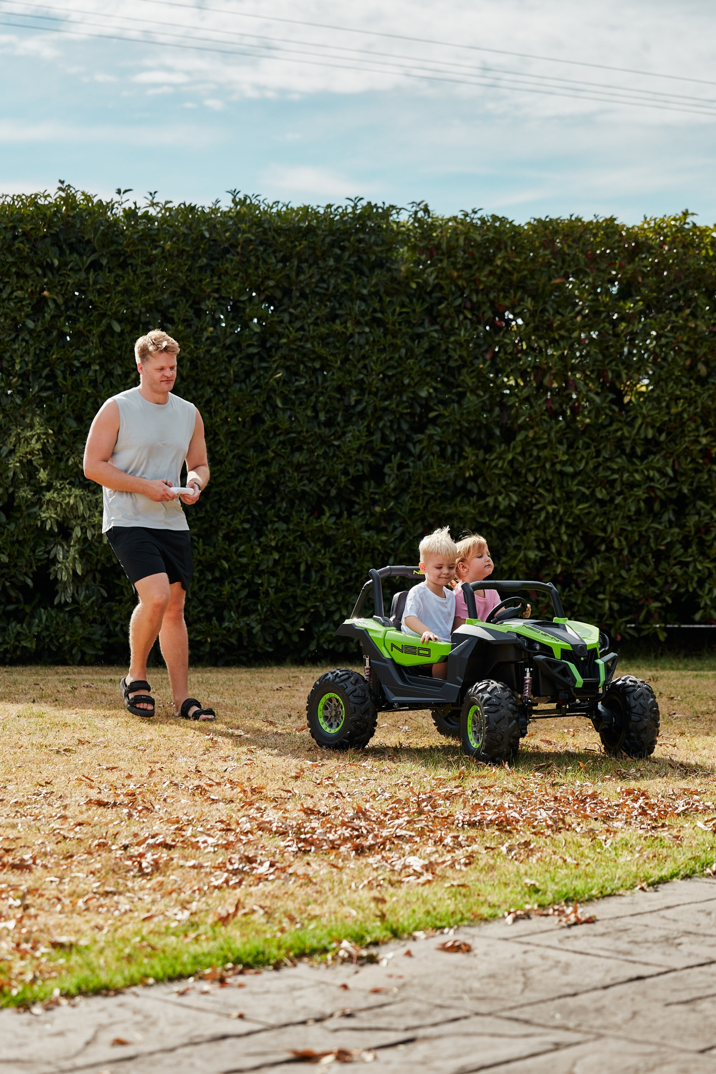 The Neo 24v 4wd Off Road UTV Ride On Buggy