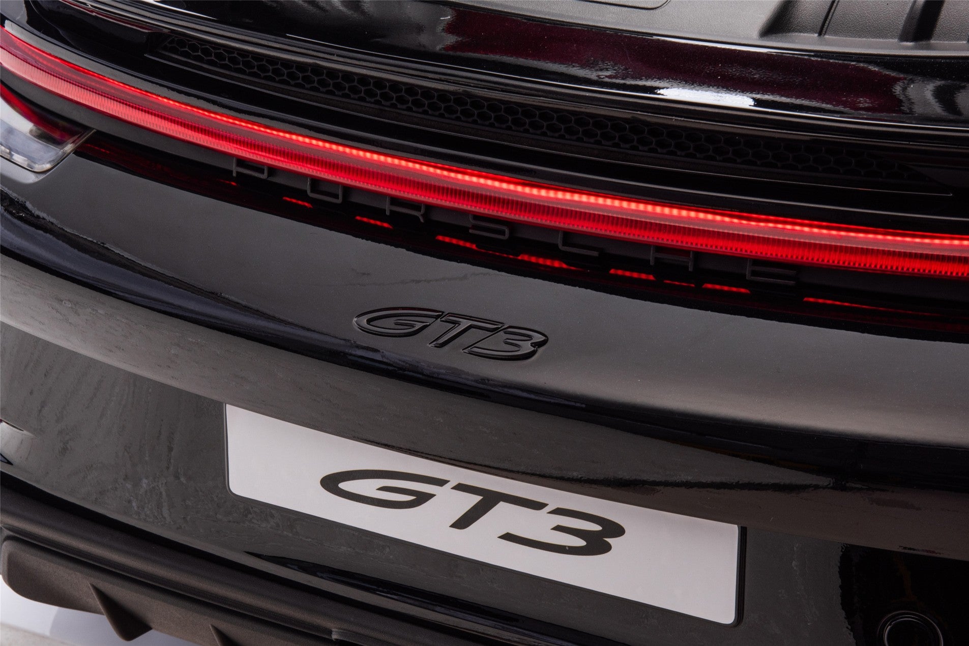 Offical 24v Porsche 911 GT3 Licensed Kids Ride-On Car – Luxury Performance Style