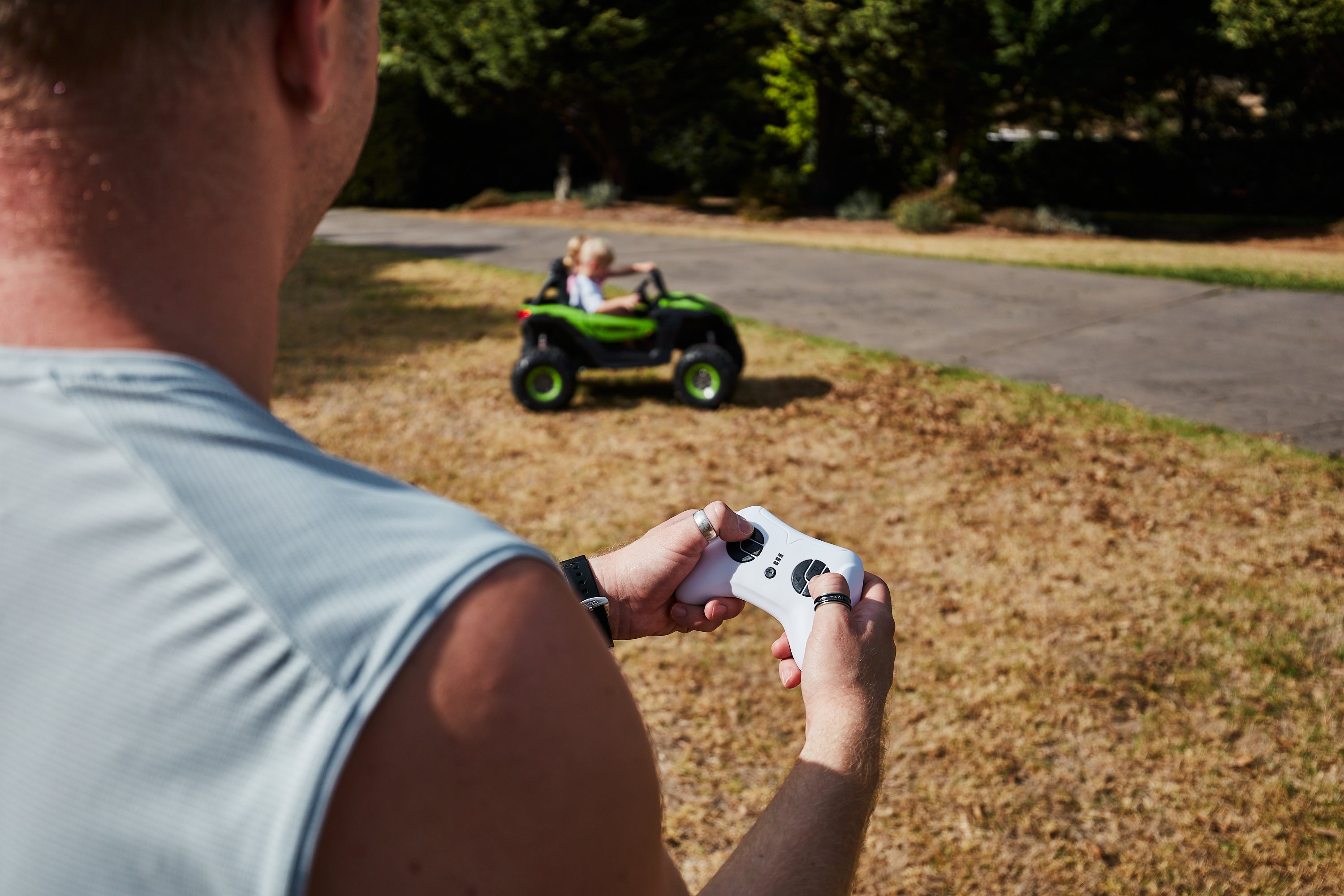 The Neo 24v 4wd Off Road UTV Ride On Buggy