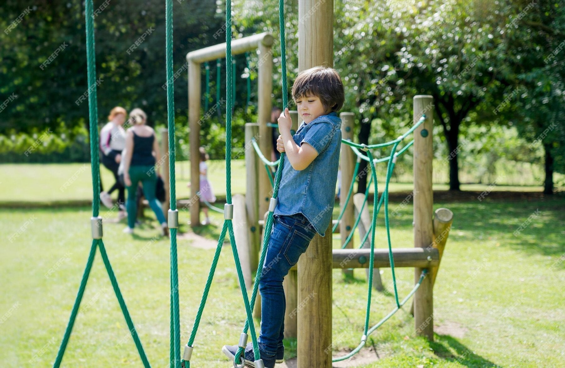 What to Think About When Choosing an Outdoor Playset for Your Child