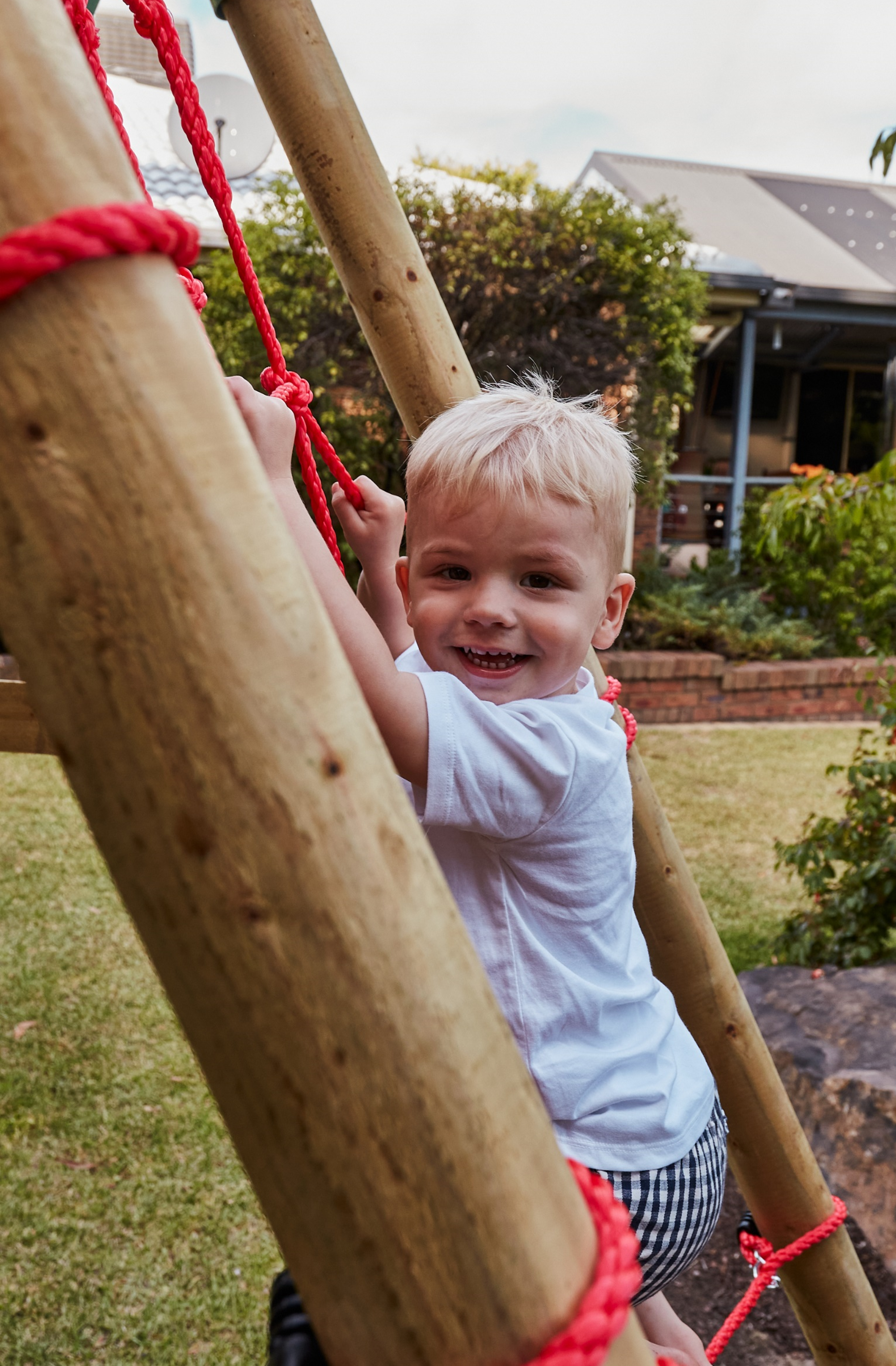 Wild Aussie Wooden Climber & 120cm Nest Swing Set