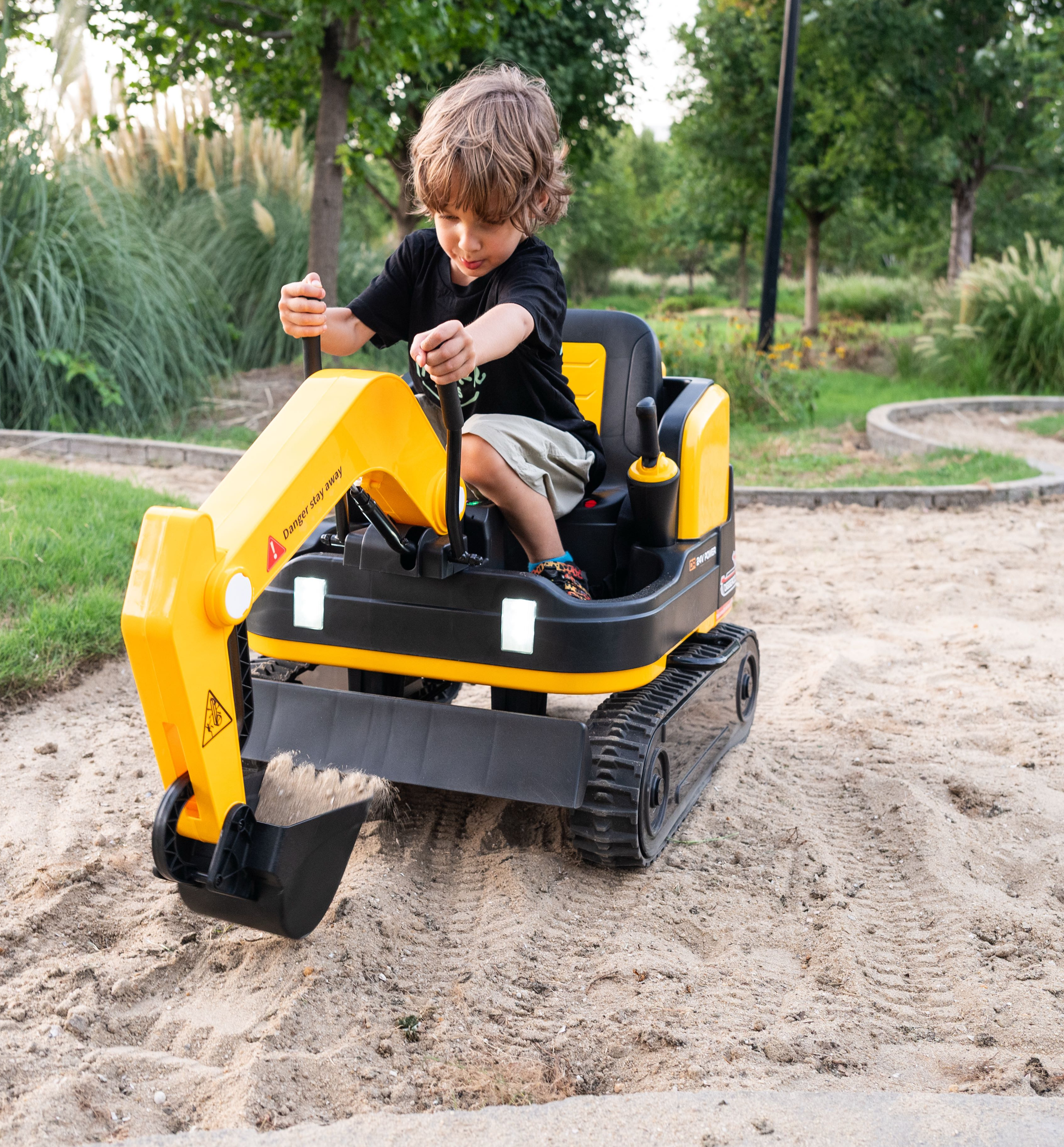 Diggeroo 24v Digger Excavator Ride On With Front Arm & Bucket Shovel