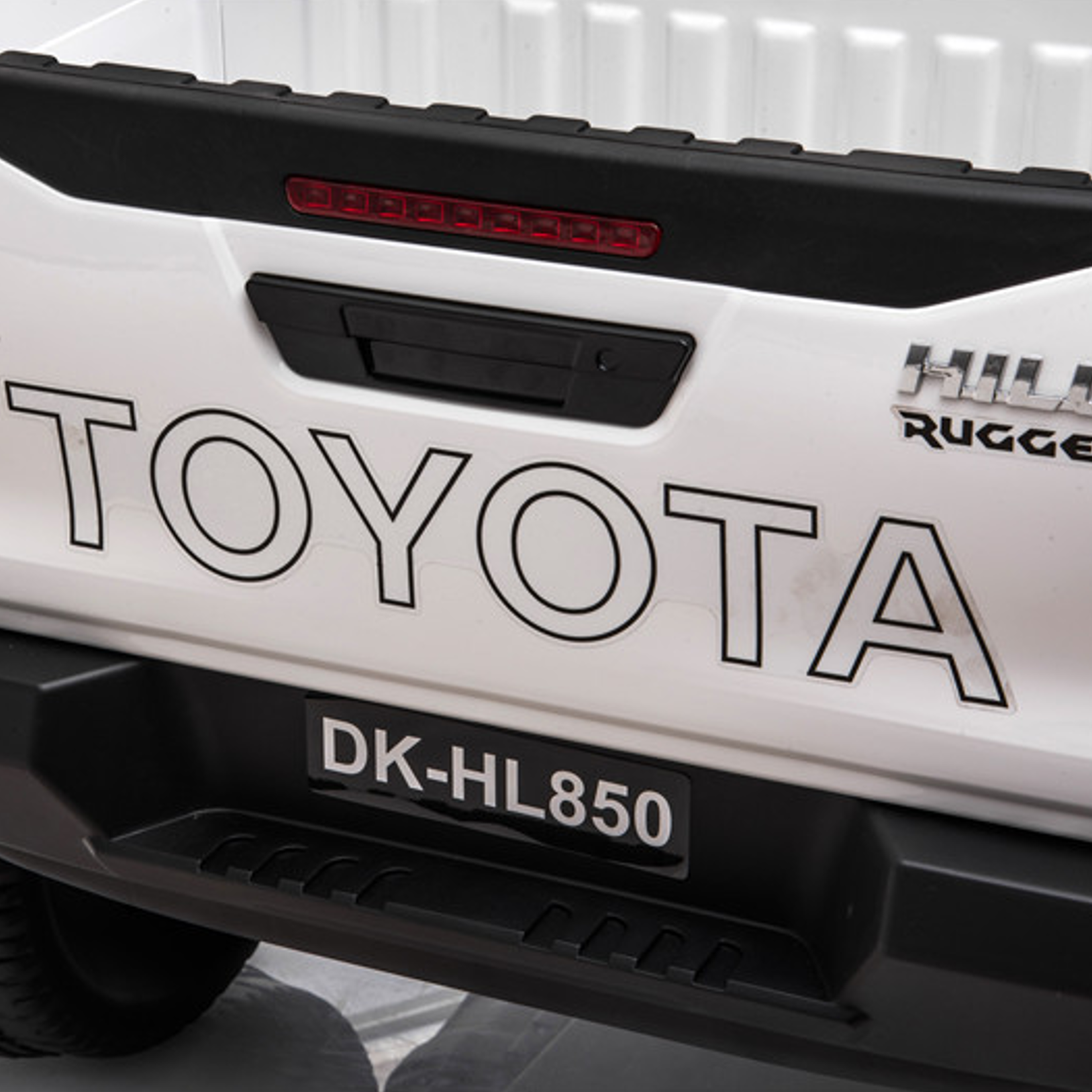 24v Licensed Toyota Hilux 4WD Kids Ride On Ute
