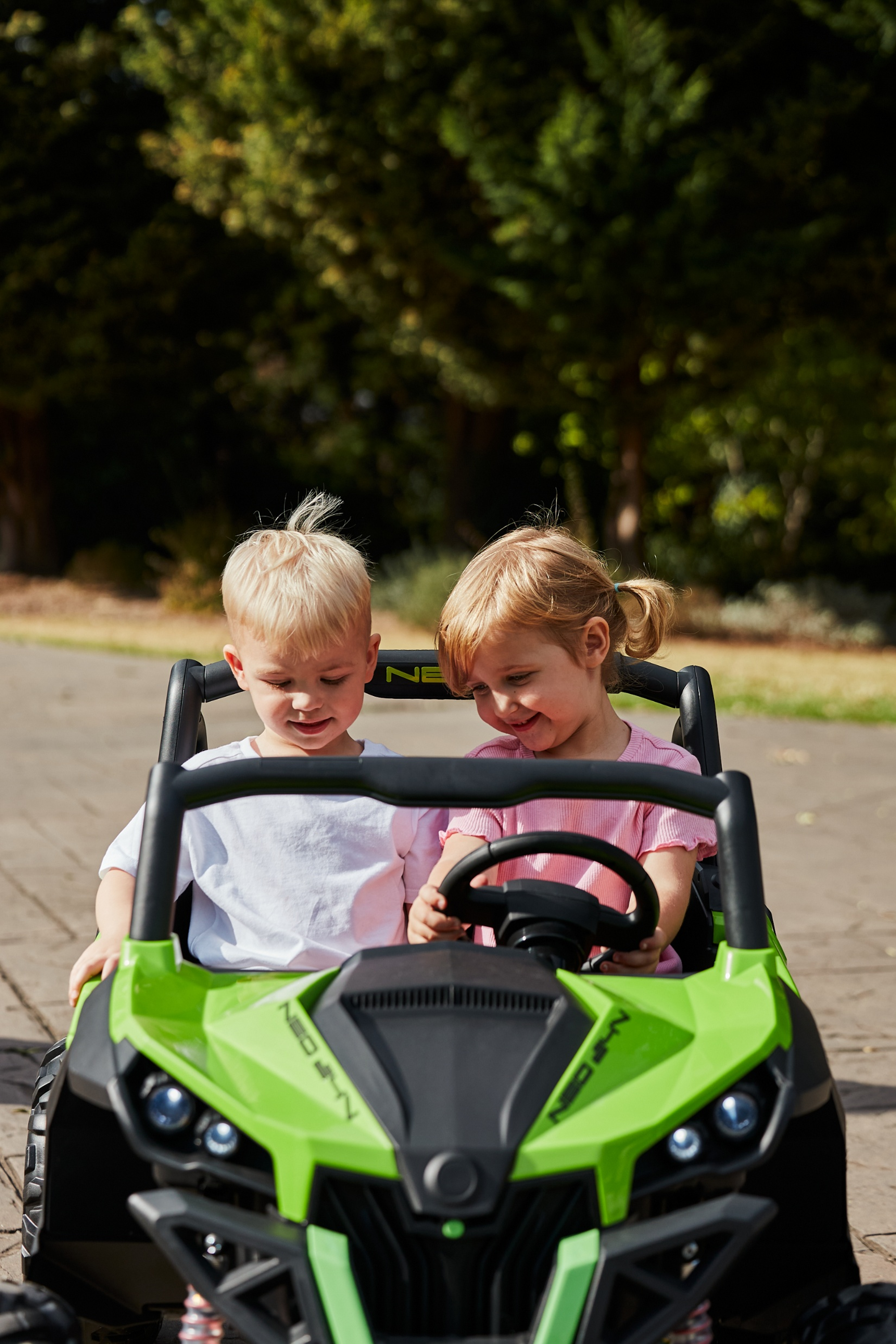 The Neo 24v 4wd Off Road UTV Ride On Buggy