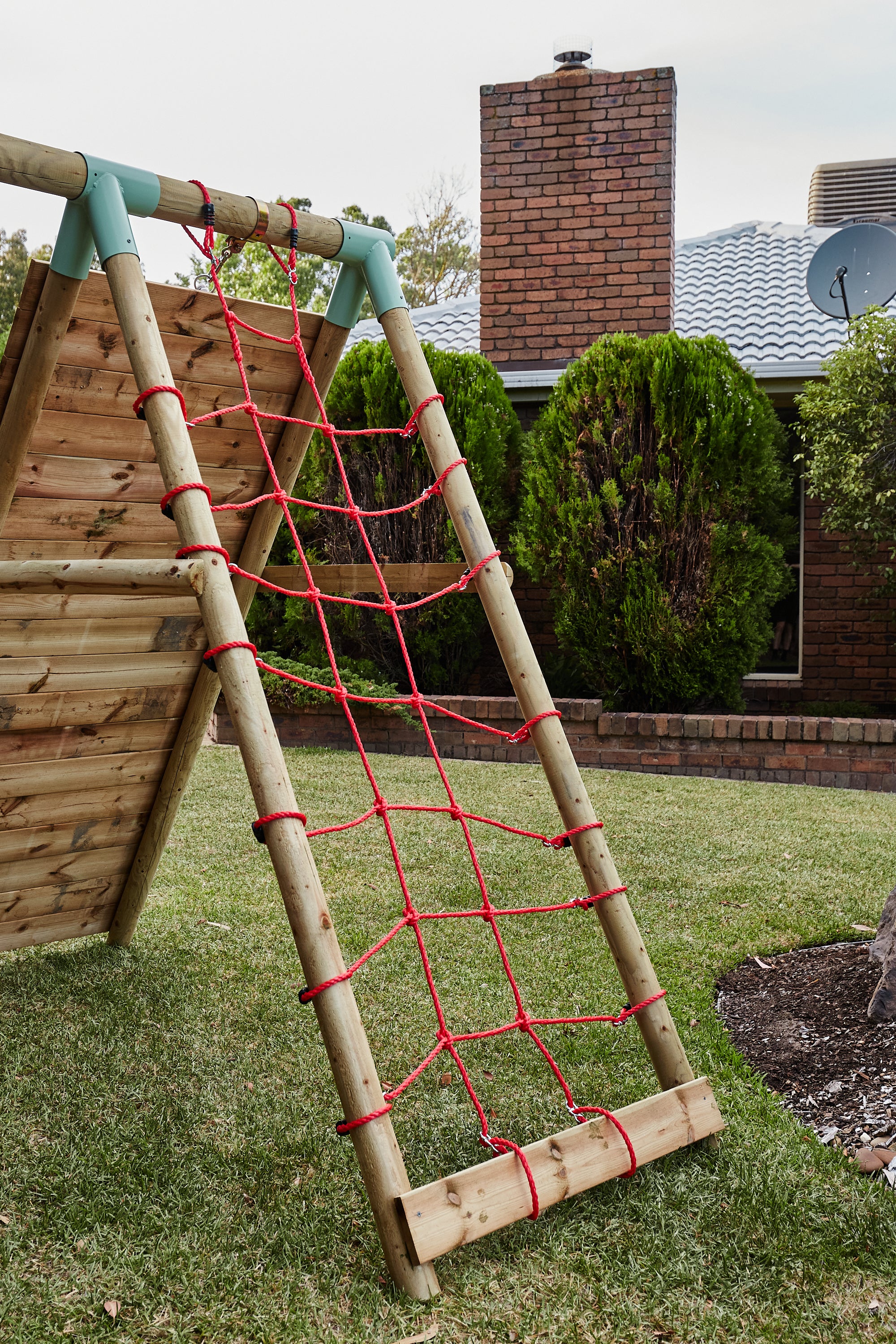 Wild Aussie Wooden Climber & 65cm Nest Swing Set